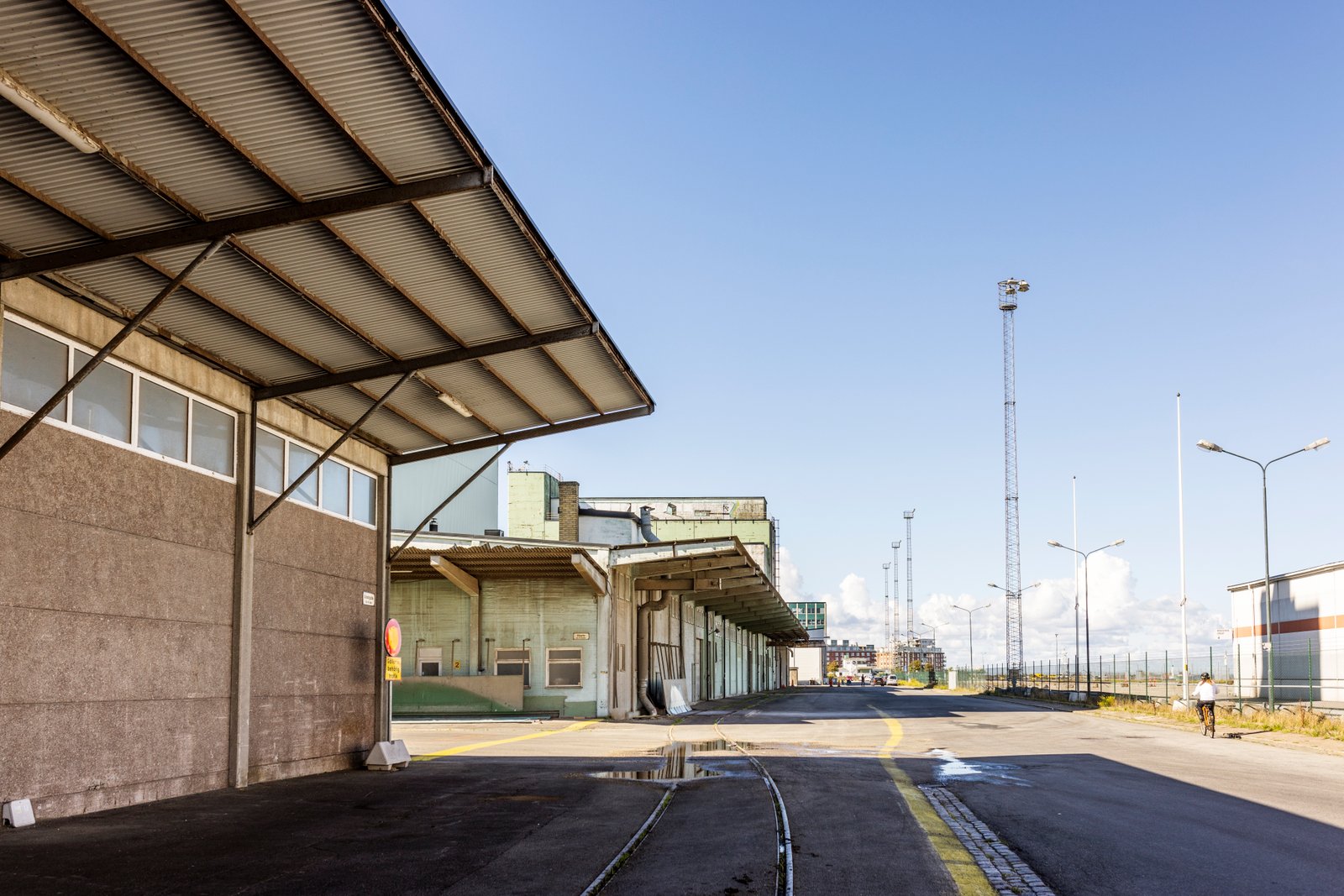 220919_nyhamnen_0255_hamnbyggnader_i_nyhamnen_lores